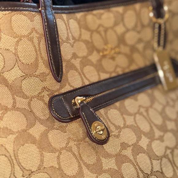 COACH Taylor Tote Bag in Signature Khaki Brown 100% authentic! - Picture 9 of 15